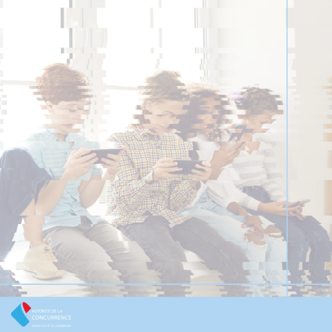 Enfants abosrbés par leurs téléphones portables